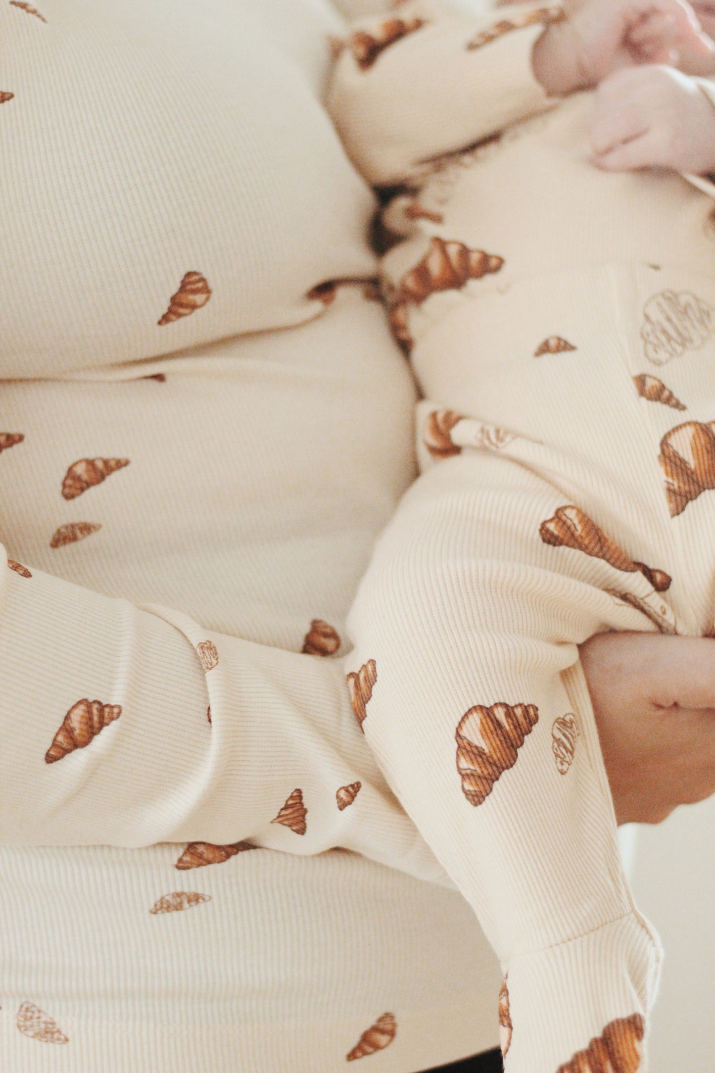 TOULON newborn pants w. feet